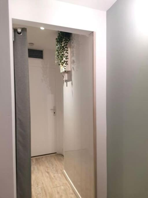 Apartamento Esprit Cosy Au Centre Historique Tolón Exterior foto