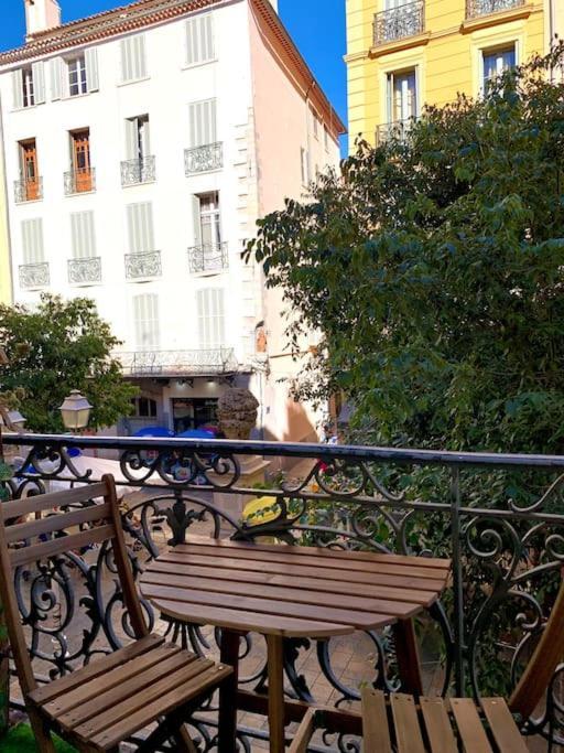 Apartamento Esprit Cosy Au Centre Historique Tolón Exterior foto